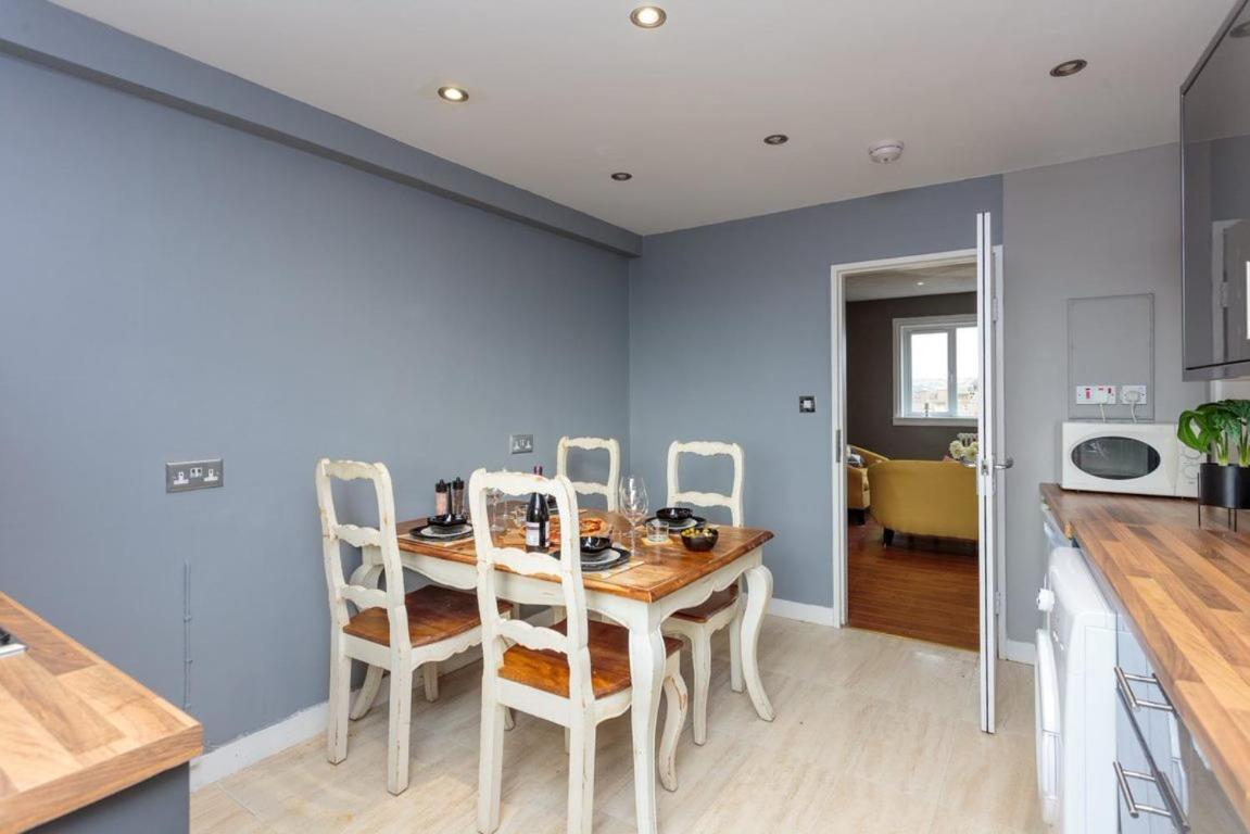 Gorgeous 3-Bed Flat, 15 Minutes To City Centre Edinburgh Exterior photo