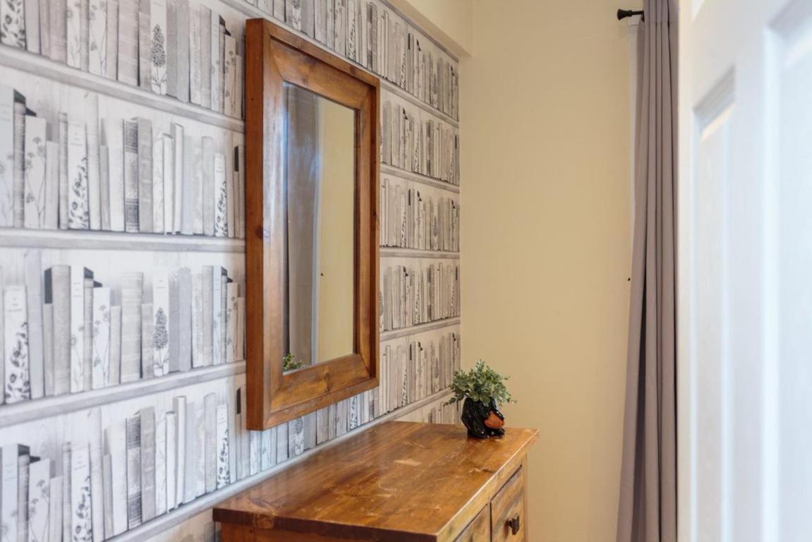 Gorgeous 3-Bed Flat, 15 Minutes To City Centre Edinburgh Exterior photo