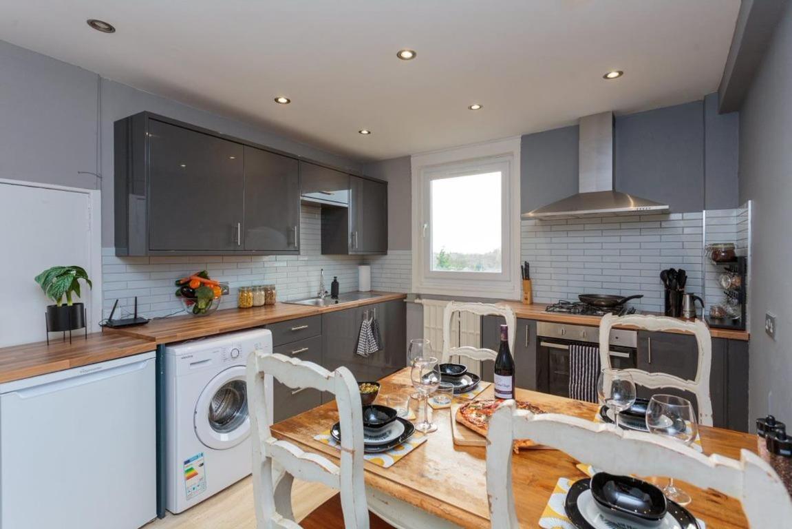 Gorgeous 3-Bed Flat, 15 Minutes To City Centre Edinburgh Exterior photo